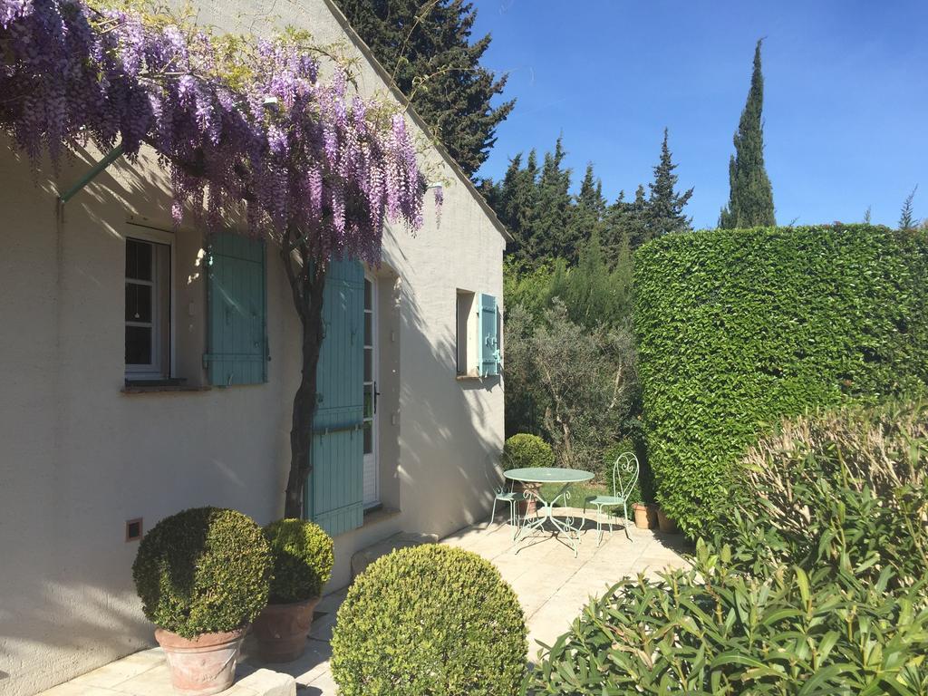 Le Mas Des Lauriers Bed and Breakfast Paradou Eksteriør billede